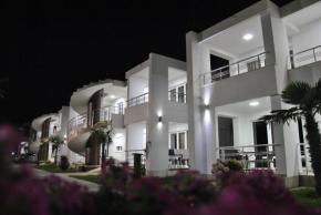 Отель Royal Apartments & Villas  Улцинь